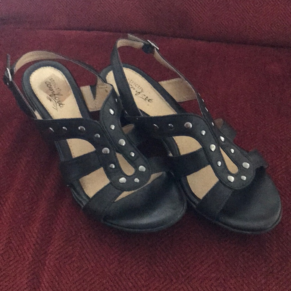 Adorable little sandals 👡